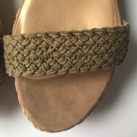 SIZE 9.5 STUART WEITZMAN ALEX LOW WEDGES - Picture 4 of 6